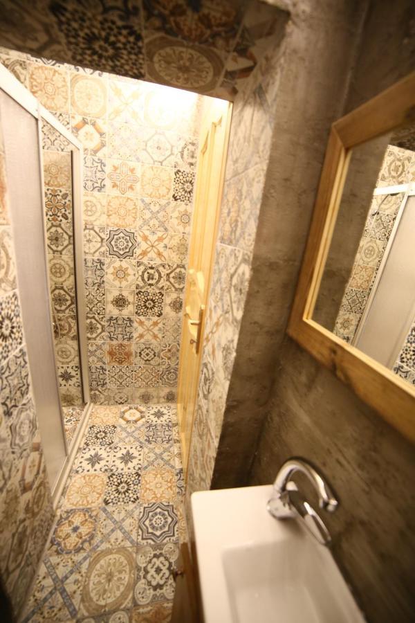 Little Ganj Suites Istanbul Bagian luar foto